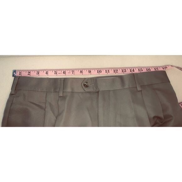 Roundtree Yorke Dress Pants Mens 36 x 30 Pleated Slacks Easy Care Trousers Khaki - Picture 6 of 10
